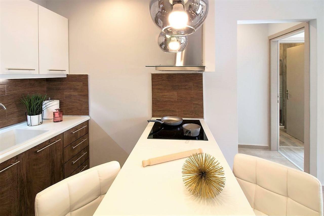 סלוניקי Metro Apartment מראה חיצוני תמונה